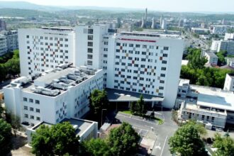 premierul ilie bolojan promite o reforma profunda in sanatate dupa moartea celor 6 copii la spitalul din iasi 68d6d694e8414