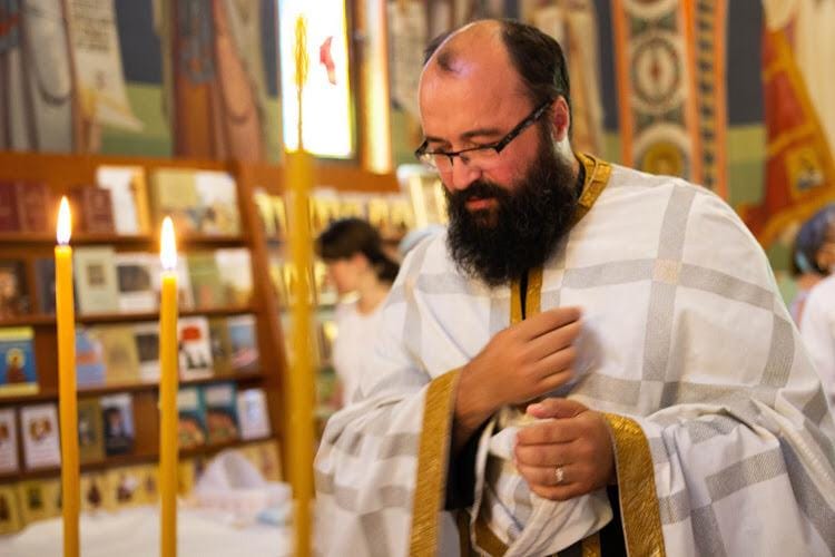 Preotul Visarion Alexa, sancționat cu suspendare după acuzații de agresiune sexuală asupra unei enoriașe. Află ce despăgubiri trebuie să plătească! 1 preotul visarion alexa condamnat definitiv la o pedeapsa cu suspendare pentru ca ar fi agresat sexual o enoriasa iata ce daune are de achitat 68cc350e088cd