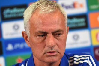 prima lovitura pusa la cale de jose mourinho la benfica un fost balon de aur 68d16c4aeafe1