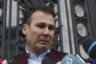 primaria sectorului 3 cumpara tablete de 2 mii de euro bucata pentru politia locala negoita ne am digitalizat n am idee cat costa 68dba9197b327