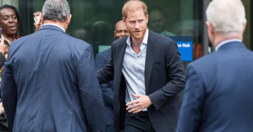 Prințul Harry revine în Londra pentru o întâlnire emoționantă cu regele Charles al III-lea, după o lungă absență de peste un an 1 printul harry se intalneste cu regele charles al iii lea la londra pentru prima data in peste un an 68c1c98114d1d