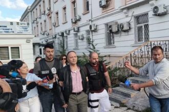 profesorul de religie acuzat de pornografie infantila dus la tribunalul constanta cu propunere de arestare 68d29efe5c4c9