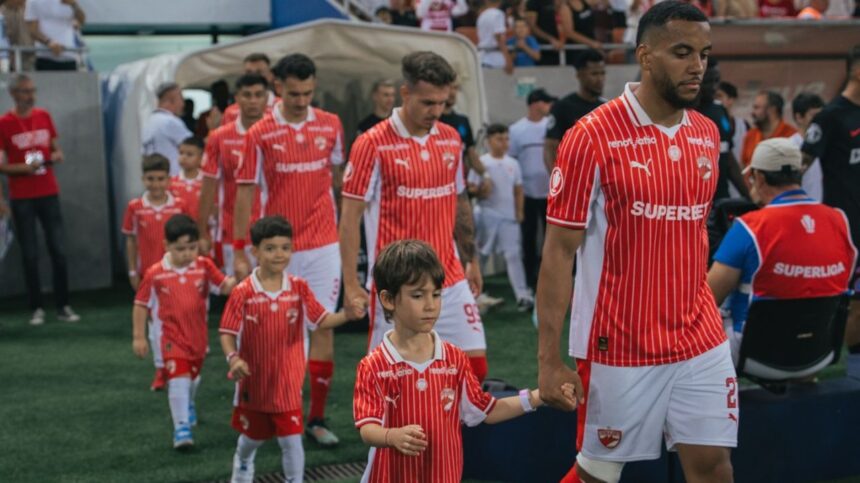 Provocarea supremă pentru Dinamo: cinci confruntări intense! ”Câinii” se măsoară cu echipe de top în următoarele patru runde, urmate de duelul cu vicecampioana. 1 program momentul adevarului la dinamo cinci meciuri de foc cainii joaca doar cu echipe de play off in urmatoarele patru etape apoi cu vicec 68d4ecca555c2