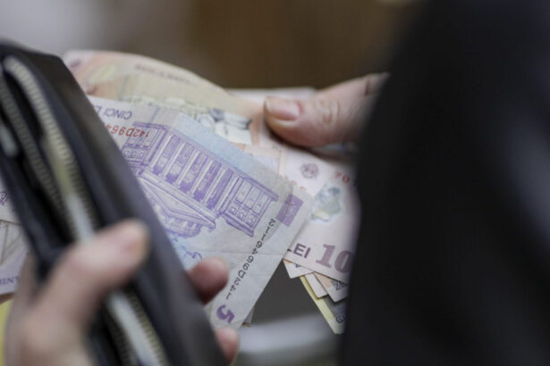 proiectul privind pilonul ii a fost modificat categoria de pensionari care ar putea retrage toti banii intr o singura transa 68d2b53231bbd