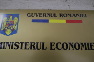 protest in fata ministerului economiei ce reclama manifestantii din cadrul sindicatului liber navalistul in legatura cu damen mangalia 68d3a09c59468