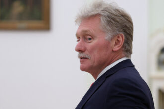reactia kremlinului dupa ce zelenski a sugerat ca ucraina va lovi centrele de putere din rusia pare destul de iresponsabil 68d697ef4022f