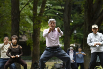 record de longevitate in japonia aproape 100 000 de oameni au depasit varsta de 100 de ani 68c47468dd100
