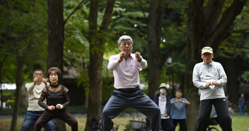 Japonia, țara celor peste 100.000 de centenari: O poveste de longevitate remarcabilă! 1 record de longevitate in japonia aproape 100 000 de oameni au depasit varsta de 100 de ani 68c47468dd100