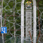 Mii de migranți ilegali, aruncați de regimul Lukașenko la hotarul Poloniei 3 regimul lui lukasenko a trimis mii de migranti ilegali la granita cu polonia 68baf2ba1a608