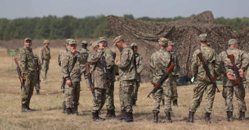 Rezervele Armatei Române din două județe, chemate la un exercițiu de pregătire și mobilizare. Comunicatul Ministerului Apărării Naționale 1 rezervistii armatei romane din doua judete convocati in cadrul unui exercitiu de mobilizare si antrenament anuntul mapn 68c28aec35b6e