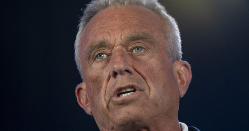 Robert F. Kennedy Jr. va lansa un studiu controversat despre legătura dintre autism și un medicament răspândit pe bază de paracetamol. Ce opinie au specialiștii? 1 robert f kennedy jr va publica un raport care ar lega autismul de un popular medicament care contine paracetamol ce spun expertii 68bb43a0837ae