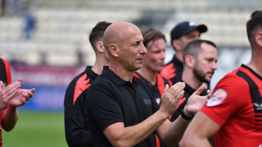Robert Ilyeș elogiază un tânăr talent după meciul cu FCSB: „Are potențialul să evolueze pentru orice club din țară!” 1 robert ilyes isi lauda un elev dupa egalul cu fcsb poate sa joace la orice echipa din romania 68c731715cd6d