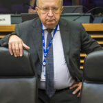 România și alte șase națiuni europene se alătură dialogului despre „zidul dronelor”, în timp ce Slovacia și Ungaria rămân în afara primelor discuții. 2 romania si alte sase tari ue participa la dezbaterea privind zidul de drone slovacia si ungaria excluse de la discutiile initiale 68d25d1179818