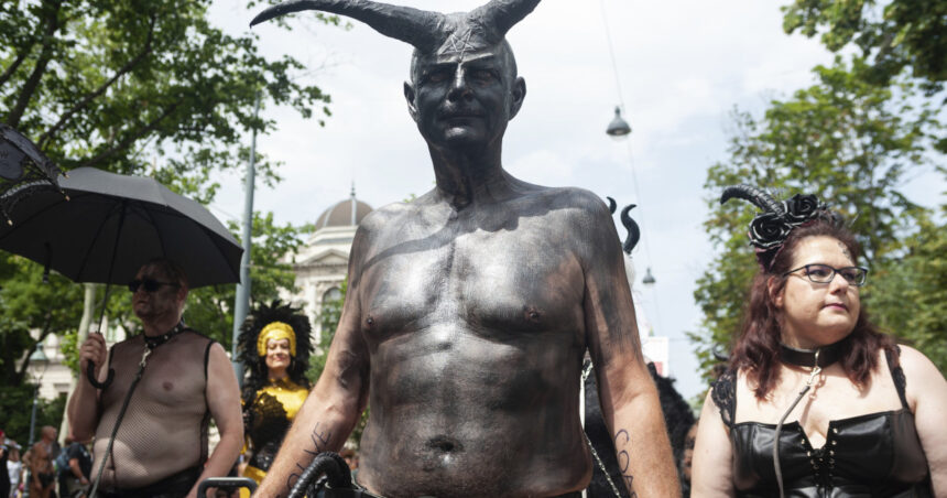 Rusia cataloghează „mișcarea satanistă globală” drept teroristă. Ce spune Kremlinul despre o organizație inexistentă? 1 rusia a inclus miscarea satanista internationala pe lista cu teroristi cum defineste kremlinul aceasta organizatie care nu exista 68cd795637a1a