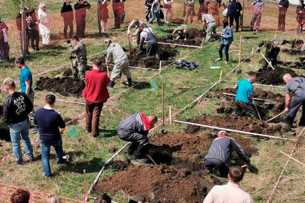 rusia a participat la cupa mondiala a groparilor cu doi angajati ai crematoriului din novosibirsk unde are loc competitia anuala 68c836f44bdc5