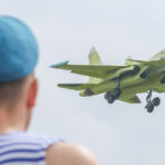 Rusia adaugă noi bombardiere Su-34 în arsenalele sale. „Muncitorii noștri din fabrici, dedicați, optimizează necontenit fluxurile de producție” 2 rusia primeste un nou lot de bombardiere su 34 angajatii nostri din fabrici harnici imbunatatesc constant procesele de productie 68c9b2c29c2a5