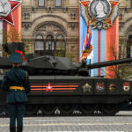 Rusia pregătește un nou vehicul blindat pe baza șasiului Armata, menit să înlocuiască Terminatorul. Problema: prototipul tancului nu a fost încercat în luptă. 3 rusia spune ca dezvolta un nou blindat pe sasiul armata pentru a inlocui terminator problema tancul model nu a fost testat pe front 68cb00efd9f10