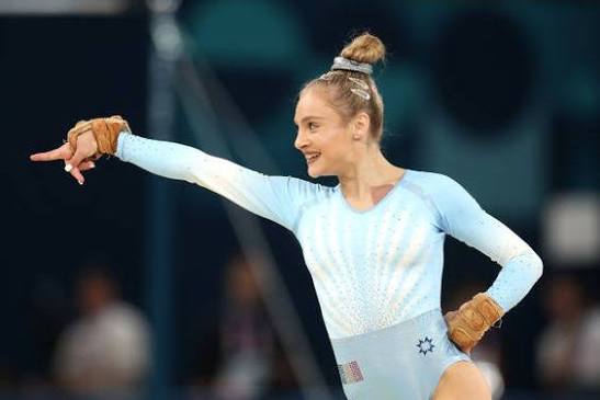 Sabrina Voinea strălucește cu aurul obținut la sol în competiția de Cupă Mondială de la Paris! 1 sabrina voinea a cucerit aurul la sol la etapa de cupa mondiala de la paris 68c70361bf14c