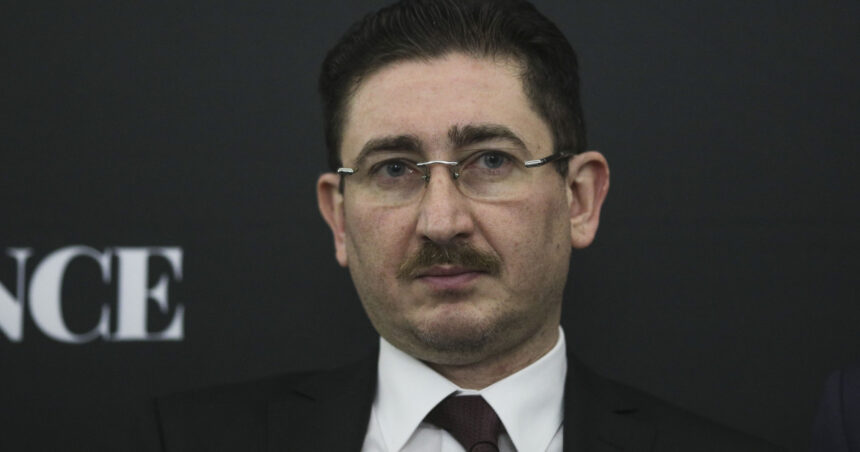 Liderul Consiliului Concurenței denunță excesul de reglementări: Transformăm simplul în complex, depășind cerințele UE. Coalițiile guvernamentale nu contribuie la soluții. 1 seful consiliului concurentei critica suprareglementarea facem lucrurile mai complicate decat cere ue guvernele de coalitie nu ajuta 68cac29cb4585