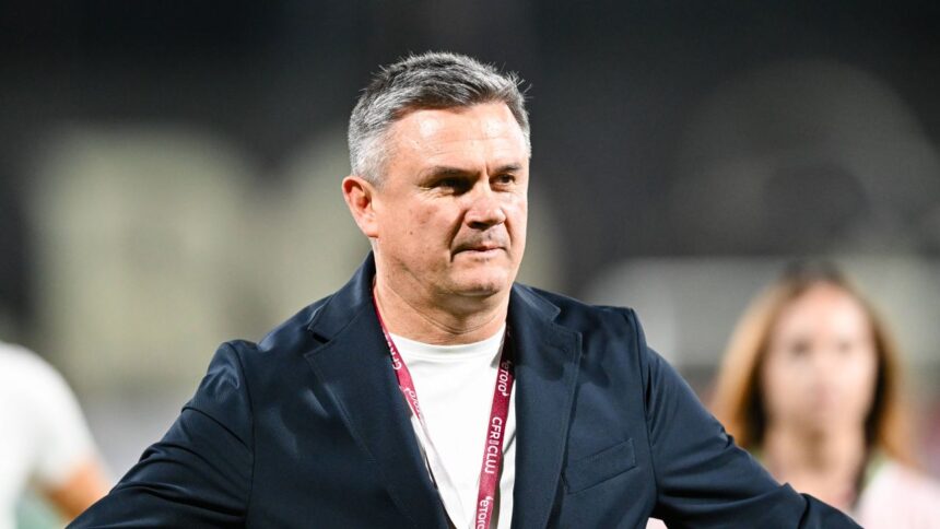 "Și eu aș fi arătat cartonaș roșu! Balaj povestește dialogul cu Colțescu în meciul CFR - FCSB și ridică o întrebare: 'Ce interes a fost în spate?'" 1 si eu mi as fi dat rosu balaj dezvaluie ce i a zis lui coltescu in cfr fcsb si acuza care a fost interesul 68b4b8c7e8c51