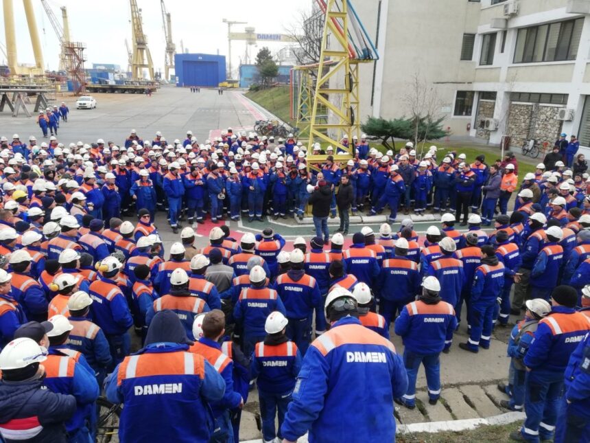 Sindicaliștii de la Damen Shipyards Mangalia SA organizează un marș de amploare la Ministerul Economiei: Angajații avertizează asupra riscului de colaps al șantierului. 1 sindicalistii de la damen shipyards mangalia sa protest de amploare la ministerul economiei santierul aflat aproape de colaps spun oamenii 68caab949e1e0