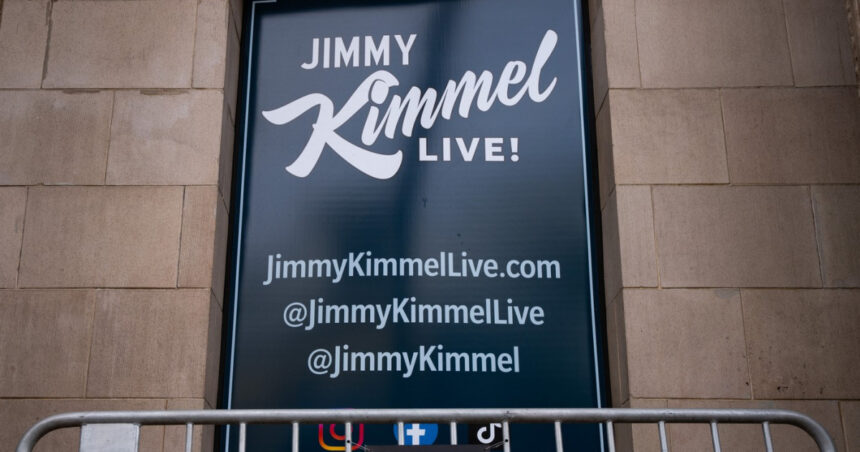 Sindicatele artiștilor iau atitudine pentru Jimmy Kimmel: „O amenințare la adresa libertății noastre comune” 1 sindicatele actorilor si scenaristilor in apararea lui jimmy kimmel un tip de represalii care pune in pericol libertatea tuturor 68cba2588d9ae