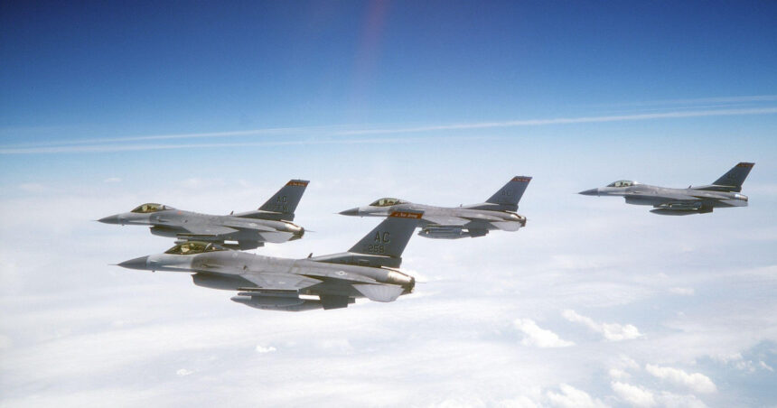 Un paradox surprinzător: Avioanele F-16 au depășit costul F-35. O țară din America de Sud ar putea opta pentru Gripen sau Rafale. 1 situatie paradoxala avioanele f 16 costa acum mai mult decat f 35 un stat din america de sud ar putea alege aparate gripen sau rafale 68ca46356d9a4