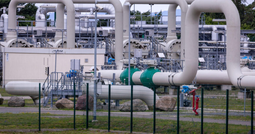 Slovacia și Ungaria contestă planul lui Donald Trump de a bloca importurile de energie din Rusia către Europa 1 slovacia si ungaria se opun incercarii lui donald trump de a opri importurile europene de energie din rusia 68cbacc0c6e9a