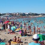 Steag galben ridicat la Eforie Nord: Salvamarii îi sfătuiesc pe turiști să nu traverseze balizele! 3 steag galben arborat la eforie nord salvamarii avertizeaza turistii nu depasiti balizele 68be794d25b4c