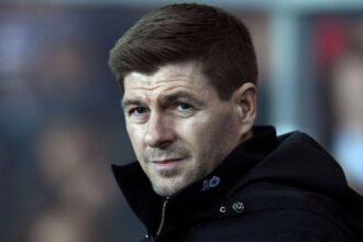 steven gerrard revine in europa dar nu in premier league antrenorul chemat sa redreseze echipa 68cea9ac4a728