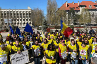 studentii se alatura protestului profesorilor din 8 septembrie banii alocati pentru educatie sunt o investitie nu o cheltuiala 68b6c6119decd