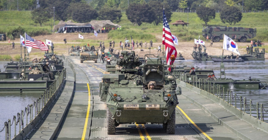 SUA, Coreea de Sud și Japonia desfășoară manevre militare în comun. Coreea de Nord avertizează: „Vor avea cu siguranță consecințe nefaste!” 1 sua coreea de sud si japonia au inceput exercitii militare comune reactia coreei de nord le va aduce inevitabil rezultate negative 68c7adcc6426c