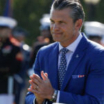 Întâlnirea surprinzătoare a lui Pete Hegseth în domeniul militar provoacă neliniște și controverse. Analiza Generalului Ben Hodges referitoare la Germania anului 1935. 3 summitul militar neasteptat al lui pete hegseth starneste ingrijorare si speculatii teoria gen ben hodges legata de germania 1935 68d8c6a88dd95