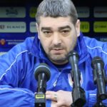 Șumudică s-a făcut nevăzut! Cine are cele mai mari șanse să conducă Petrolul după plecarea lui Ciobotariu? 3 sumudica a iesit din schema cine e favorit sa preia petrolul dupa demiterea lui ciobotariu 68c979652aac7