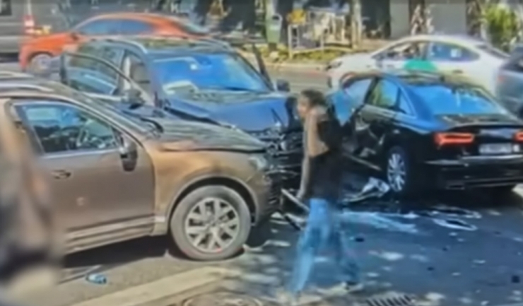 Toto Dumitrescu, reținut după un incident rutier în capitală, a fost depistat pozitiv la cocaină. 1 toto dumitrescu arestat preventiv dupa un accident in bucuresti fiind testat pozitiv la cocaina 68cae6ca2e48c