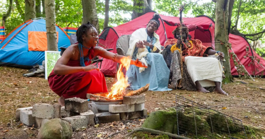 Trei aventurieri își construiesc un „Regat Kubala” în inima Scoției, transformându-se în lideri ai unui trib african – O poveste virală pe TikTok! 1 trei oameni s au autoproclamat trib african si si au instalat regatul kubala in scotia povestea lor a ajuns virala pe tiktok 68cfe423936f9