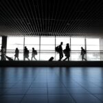 „Revoluția transporturilor: Cum trenurile rapide și munca eficientă transformă zborurile interne în Europa, reducându-le la jumătate în două decenii” 2 trenuri rapide munca inteligenta si schimbari climatice sfarsitul lent al zborurilor interne in europa care in ultimii douazeci de ani s au redus la jumatate 68b5a3c4d8edd