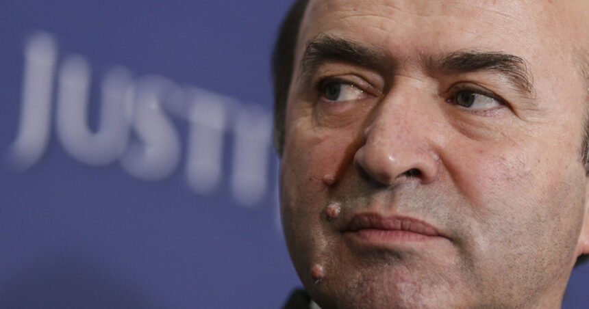 Tudorel Toader, ex-membru CCR: Sunt convins că deciziile Guvernului despre pensiile judecătorilor vor fi validate de constituție 1 tudorel toader fost judecator ccr cred ca masurile guvernului privind pensiile magistratilor vor trece de controlul constitutional 68bebd1a45e1e