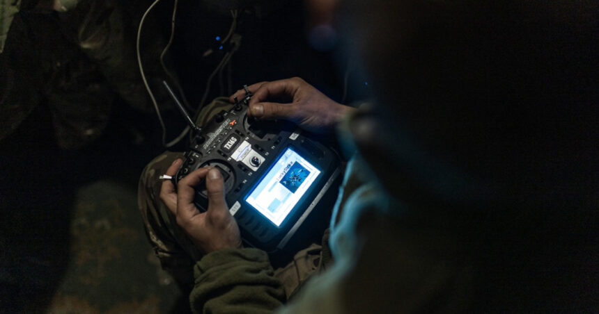 Ucraina denunță trupele ruse care s-au camuflat în civili pentru a desfășura o operațiune de sabotaj în Donețk. 1 ucraina acuza trupele ruse ca s au deghizat in civili pentru o misiune de sabotaj in donetk 68ca74837e382