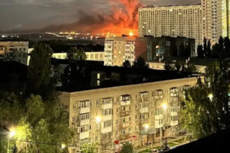 ucrainenii au lovit rafinaria de la saratov in timp ce rusia este pe punctul de a reduce productia de petrol din cauza atacurilor 68c9b6d441984