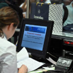 Captura unui suspect în Marea Britanie, legat de atacul informatic asupra aeroporturilor majore din Europa 3 un barbat a fost arestat in marea britanie in legatura cu atacul cibernetic asupra unor mari aeroporturi europene 68d3ea1fed57c