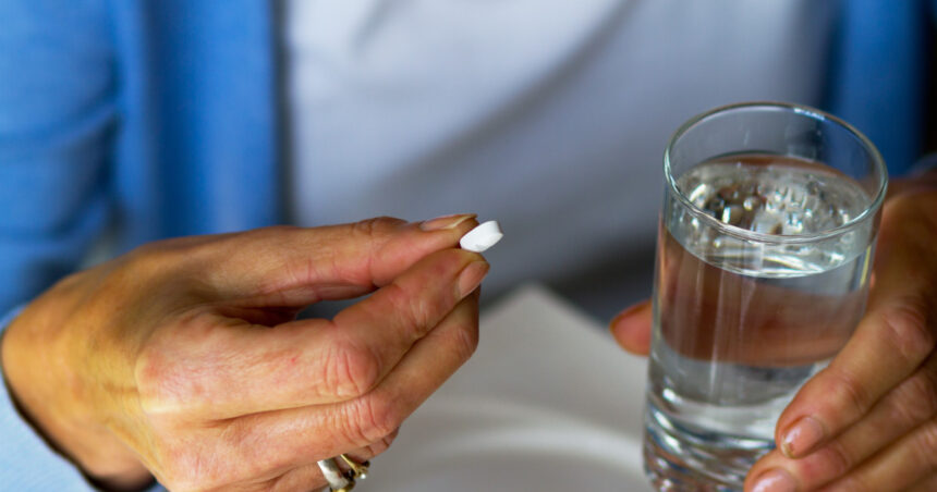 "Nouă tendință riscantă pe internet: Ce spun specialiștii despre tratamentele pentru anxietate" 1 un nou trend online periculos parerea medicilor despre medicamentele promovate impotriva anxietatii 68ce2948259c9