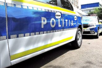 un politist a fost acrosat de o masina care nu a oprit la semnal intr un sens giratoriu din eforie nord 68b955671dea9