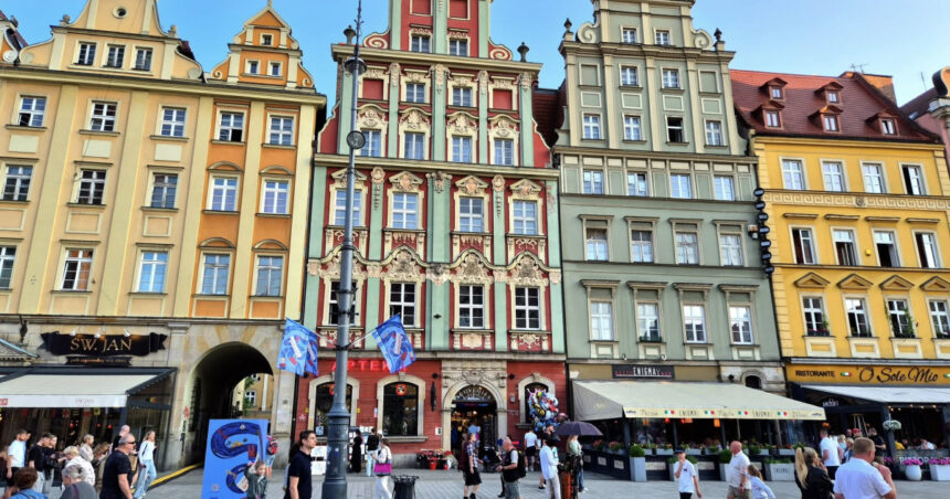 Un polonez, suspectat de împușcarea unui român în mall, crezând că este ucrainean, a fost deferit justiției la Wroclaw 1 un polonez care a impuscat un roman intr un mall crezand ca e ucrainean a fost pus sub acuzare la wroclaw 68cbb7790a8a2