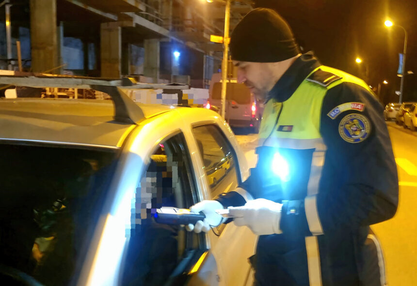 Un conducător auto sub influența alcoolului a fost prins în trafic pe DN 2A, în Mihail Kogălniceanu. 1 un sofer baut a fost depistat in trafic pe dn 2a in mihail kogalniceanu 68cfc0a020dda