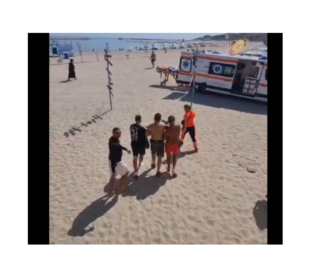 O vacanță riscantă: Un bucureștean a avut probleme de sănătate din cauza expunerii excesive la soare, dar salvatorii din Eforie au sărit în ajutor! 1 un turist din bucuresti a suferit un preinfarct dupa ce a stat prea mult la soare salvamarii din eforie au intervenit in ajutor 68b6e13b2ea2b