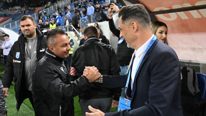 Universitatea Craiova și Dinamo se întâlnesc în această seară, la ora 21:00. Previziuni pentru formațiile de start, cote echitabile la pariuri și detalii despre arbitraj. Comentariul lui Dan Chilom. 1 universitatea craiova dinamo azi de la 2100 echipele probabile cote echilibrate la pariuri cine arbitreaza partida analiza lui dan chilom 68d64c6dcd1d5