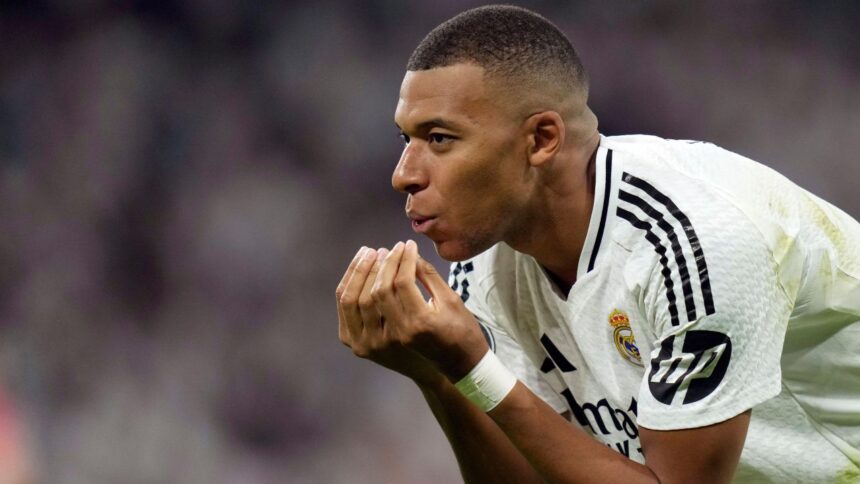 Kylian Mbappe, promisiunea strălucitoare a Balonului de Aur, își dezvăluie preferatul: „L-am susținut dintotdeauna!” 1 vazut ca viitor multiplu castigator al balonului de aur kylian mbappe si a ales favoritul l am sustinut de la inceput 68d03df959036