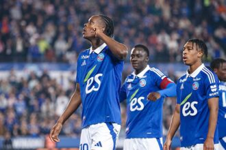 vedeta din ligue 1 a semnat cu chelsea iar fanii l au huiduit si i au cerut sa predea banderola de capitan 68c7c1618e9fc