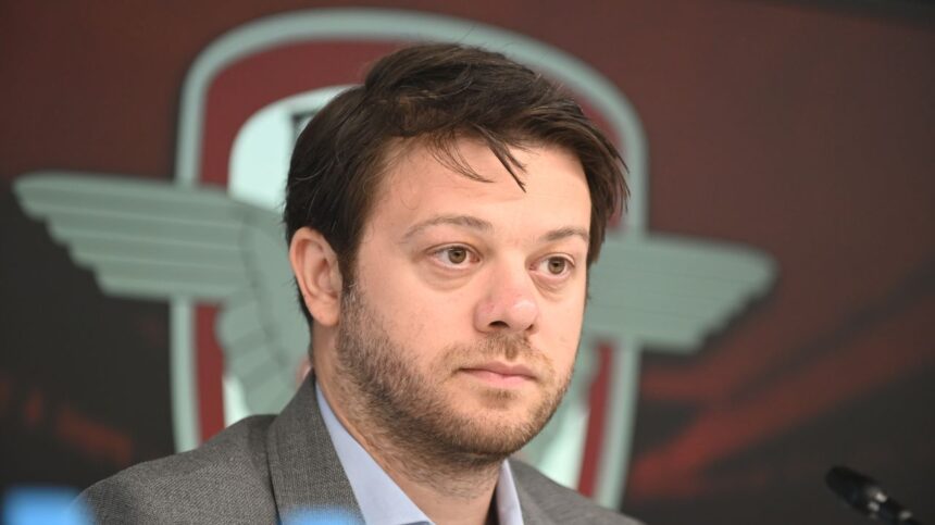 Victor Angelescu provoacă valuri după remiza cu "U" Cluj: "S-ar putea să stârnesc reacții la federație. Nu suntem bineveniți!" 1 victor angelescu a facut iures dupa egalul cu u cluj poate deranjez la federatie nu suntem doriti 68c4feb7c7201